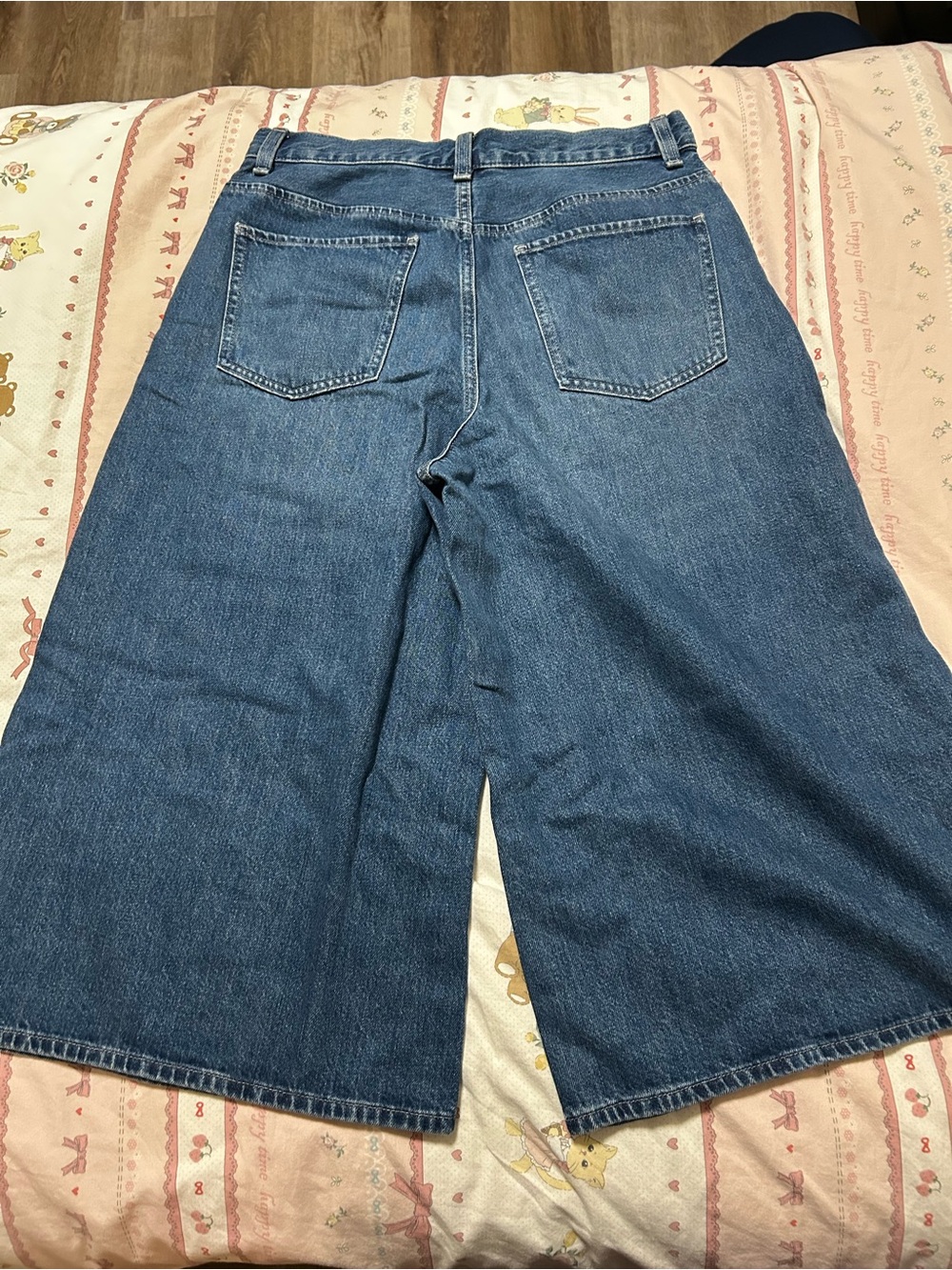 Uniqlo Wide-Leg Denim Culotte Shorts - Dark Blue - Picture 4 of 4